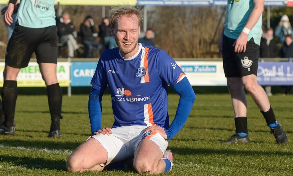Buitenpost heeft genoeg aan vijf goals in één helft en bekert verder